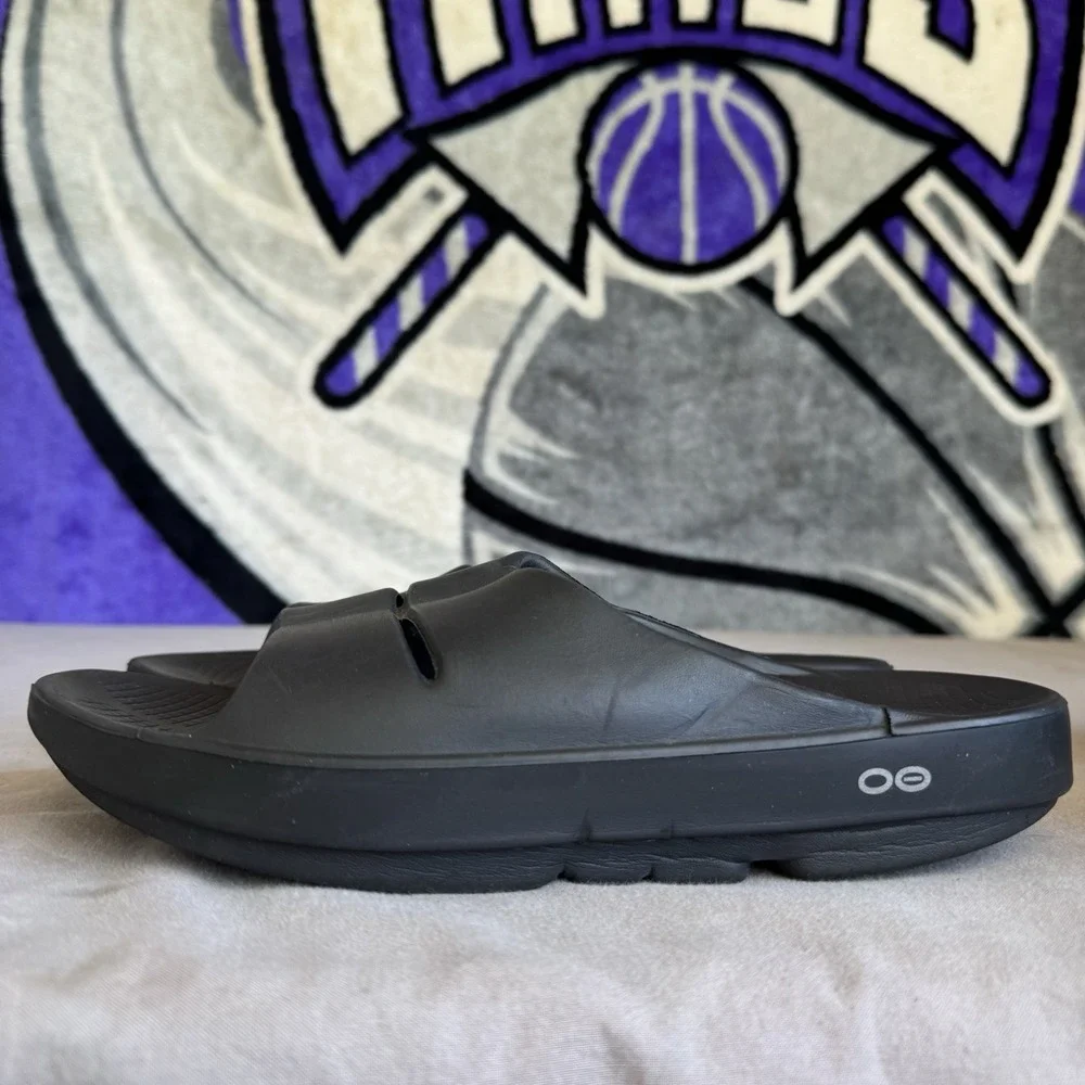 Size M9/W11 - OOFOS OOahh Unisex Recovery Slide Sandals Black